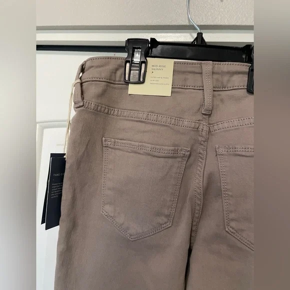 Universal Thread | Women's Mid-Rise Skinny Jeans NWT - Picture 4 of 4